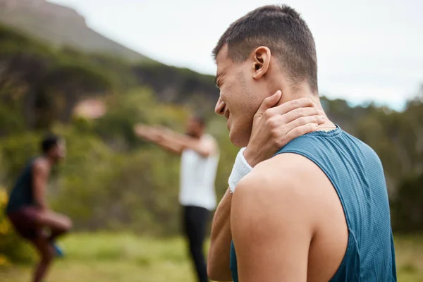 Fitness Nature Athlete Neck Pain Exercise Body Training Injury Outdoor — Stock Photo, Image