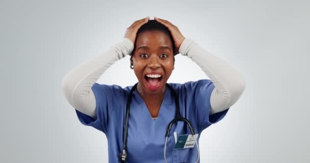 Wow Opgewonden Verpleegster Zwarte Vrouw Winnaar Succes Studio Geïsoleerd Een — Stockvideo