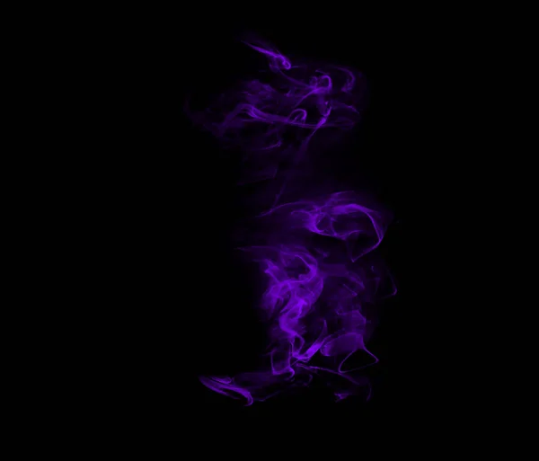 創造的な芸術と蒸気と渦で煙 スタジオ 紫の霧 蒸気効果 空気中のオーラの雲そして魔法の霧と隔離される多彩で ネオン パフおよび黒い背景 — ストック写真