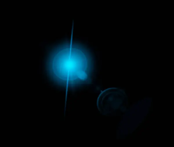 そして天文学のための夜の暗い背景にある宇宙の青い星 星間背景の星座の一部として宇宙の光 フレア 惑星または星雲 — ストック写真