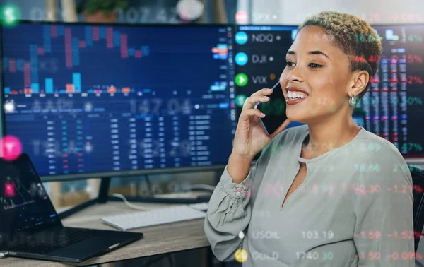 Šťastná Žena Telefonát Makléř Poradenství Trendy Akciovém Trhu Překrytí Nebo — Stock fotografie