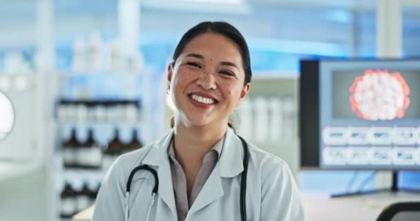 Científico Mujer Cara Laboratorio Salud Biotecnología Con Trabajo Investigación Farmacia — Vídeo de stock