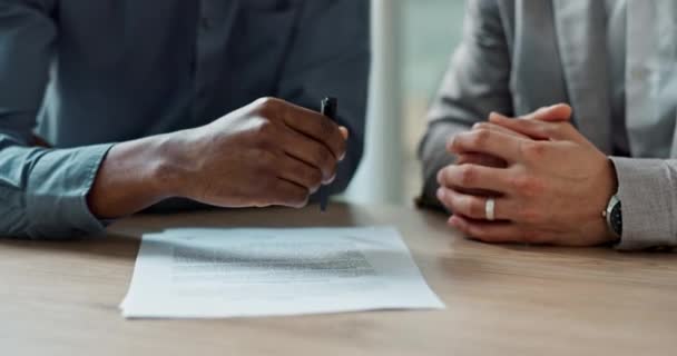 Negócio Mãos Cliente Escrevendo Assinatura Contrato Documentos Legais Para Aplicação — Vídeo de Stock