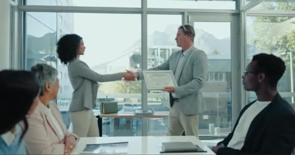 Award Handshake Happy Woman Business People Celebrate Applause Team Praise — Stock Video