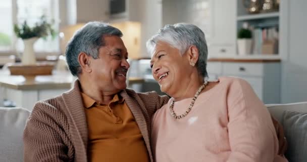 Senior Couple Face Hug Couch Smile Bonding Love Support Relax — Stock Video