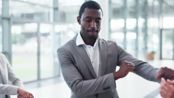 Fekete Ember Üzletemberek Csapattánc Siker Taps Céljának Ünneplése Előléptetés Vagy — Stock videók