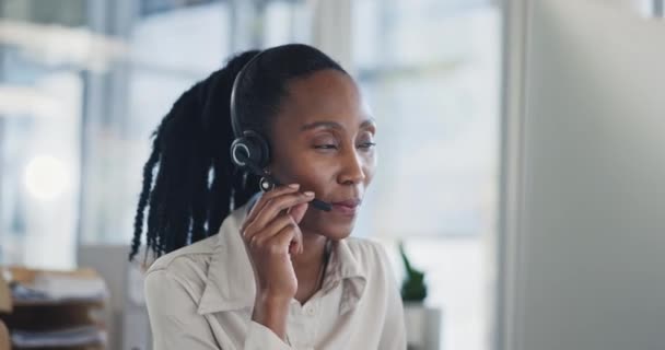 Mujer Negra Call Center Consultoría Servicio Cliente Soporte Telemarketing Oficina — Vídeos de Stock