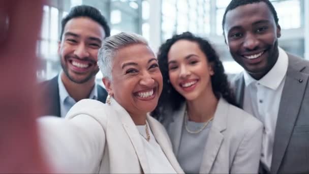 Geschäftsleute Gesicht Und Gruppen Selfie Für Soziale Medien Teamwork Und — Stockvideo