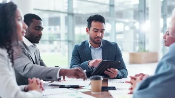 Zakenmensen Manager Meeting Tablet Voor Teamwork Planning Feedback Financieel Voorstel — Stockvideo