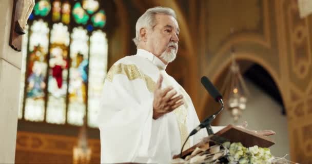 Религия Священник Человек Церкви Веру Небесную Евангельскую Проповедь Бога Старший — стоковое видео
