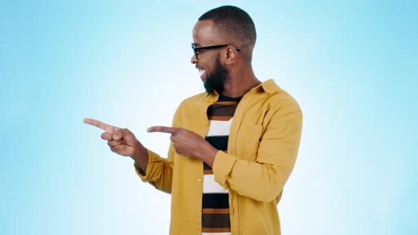 Pointing Wow Und Gesicht Des Schwarzen Mannes Und Raum Auf — Stockvideo