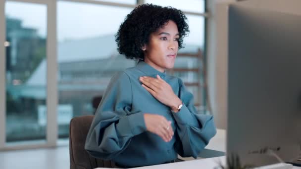 Negócios Mulher Corpo Alongamento Com Estresse Burnout Escritório Afro Americana — Vídeo de Stock
