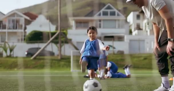 Entrenamiento Entrenador Motivación Con Práctica Fútbol Tiro Niños Para Competición — Vídeos de Stock