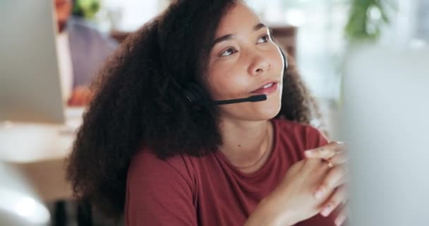 Mujer Habla Consultoría Línea Call Center Para Atención Cliente Asesoría — Vídeo de stock