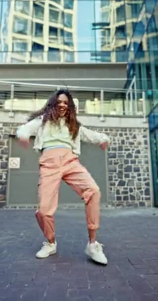 Tanec Hip Hop Žena Městě Módou Svobodou Štěstím Hudbou Městském — Stock video