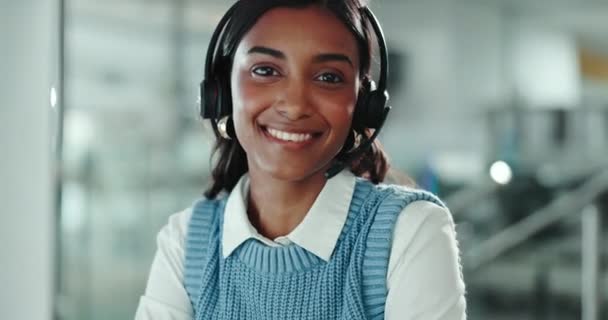 Yüz Çağrı Merkezi Kadın Crm Müşteri Hizmetlerinde Tebessüm Tele Pazarlama — Stok video