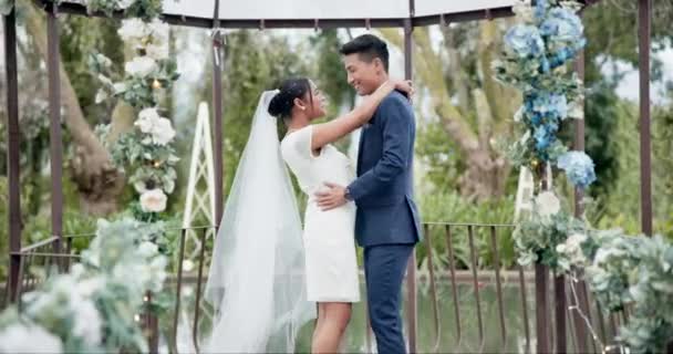 Coppia Matrimonio Danza Con Risata Connessione Impegno Gratitudine Alla Sposa — Video Stock