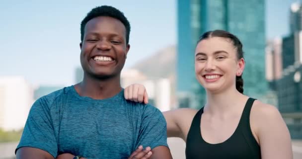 Fitness Mulher Esporte Homem Com Rosto Cidade Retrato Sorriso Livre — Vídeo de Stock