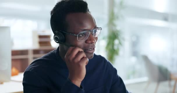 Czarny Człowiek Uśmiech Komunikacja Call Center Dla Obsługi Klienta Doradztwo — Wideo stockowe
