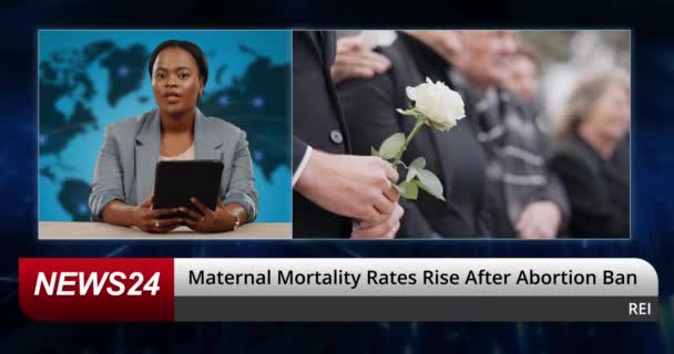 ニュース レポーター 黒人女性がテレビ番組で死を宣告した 中絶禁止後の葬儀 悲しみ 喪の母親のためのタブレットに関する情報の発表のためのテレビのジャーナリスト — ストック動画
