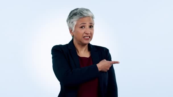 Pointing Serious Mature Business Woman Studio Blue Background Negative Review — Stock Video