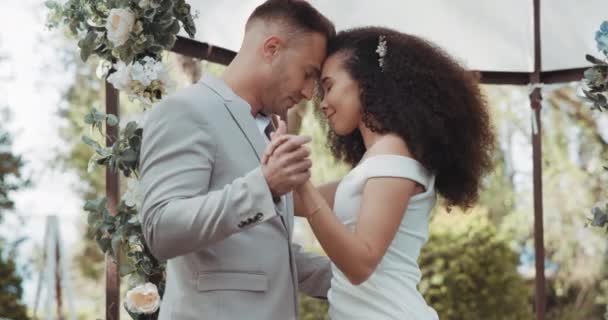 Paar Hochzeit Und Tanz Mit Liebe Outdoor Und Engagement Der — Stockvideo