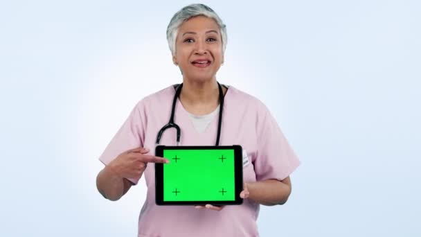 Doctor Tablet Green Screen Woman Presentation Speaking Healthcare Information Telehealth — Stock Video