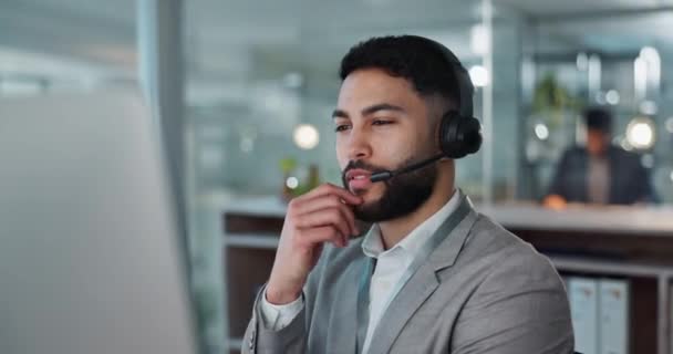 Computador Call Center Homem Conversando Crm Suporte Técnico Para Entrar — Vídeo de Stock