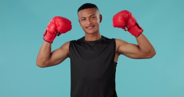 Hombre Fitness Boxeador Fuerte Artes Marciales Entrenamiento Práctica Lucha Contra — Vídeos de Stock