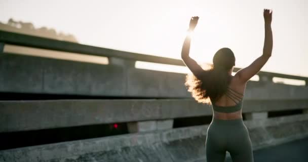 Mulher Corredor Vencedor Com Esporte Fitness Celebração Com Sucesso Exercício — Vídeo de Stock