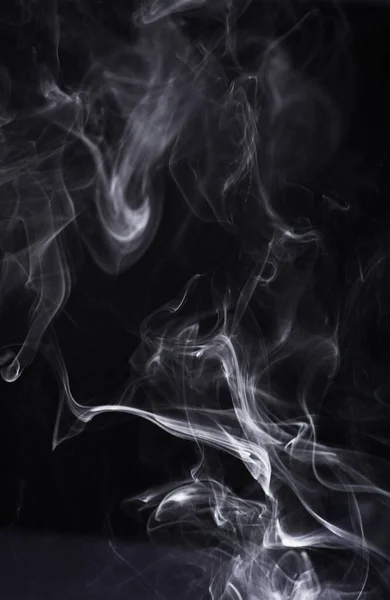 模拟空间壁纸上的烟雾 深色背景和雾 雾或气体 具有抽象纹理 干冰图案或空气中飘香的黑色蒸汽背景上的云雾 烟雾和魔法效果 — 图库照片
