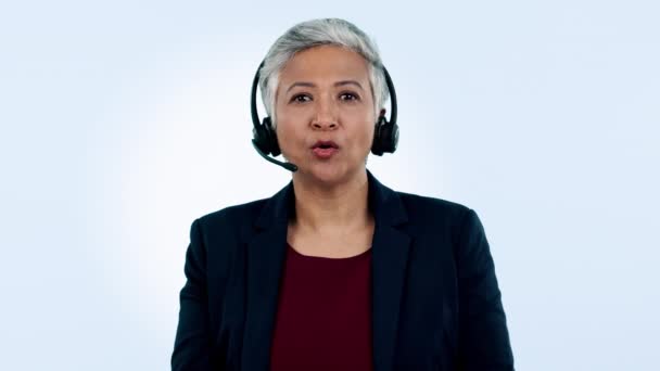 Τηλεφωνικό Κέντρο Πρόσωπο Ώριμη Γυναίκα Στην Επικοινωνία Μιλώντας Μιλώντας Για — Αρχείο Βίντεο