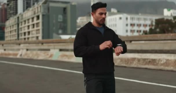 Běh Město Muž Slaví Sledovat Maraton Trénink Cvičení Kardio Cvičení — Stock video