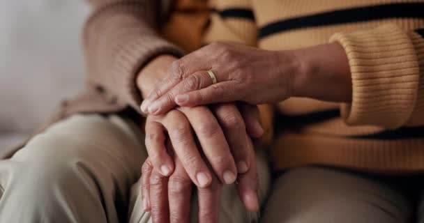 Senior Paar Und Hände Für Empathie Auf Dem Sofa Mit — Stockvideo