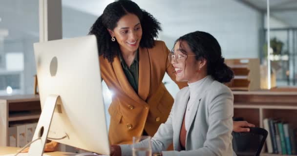 Vrouwen Bedrijfsleven High Five Voor Teamwork Succes Ondersteuning Samenwerking Met — Stockvideo