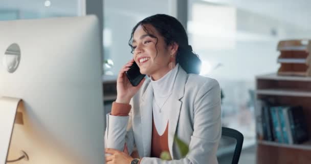 Woman Desk Computer Phone Call Advice Report Info Digital Agency — Stock Video