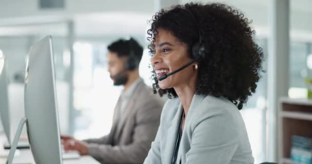 Mujer Feliz Centro Llamadas Servicio Cliente Telemarketing Comunicación Soporte Oficina — Vídeos de Stock