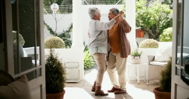 Liebe Tanz Und Ruhestand Mit Einem Älteren Paar Hause Für — Stockvideo