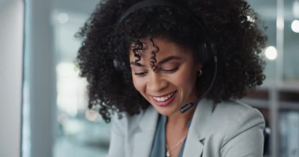 Komputer Call Center Zabawna Kobieta Obsłudze Klienta Pomocy Technicznej Porozmawiać — Wideo stockowe