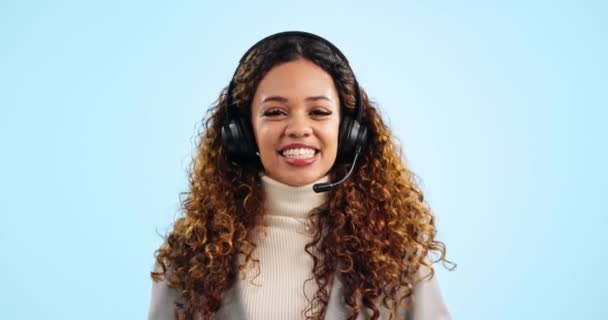 Wanita Callcenter Komunikasi Dan Hubungi Kami Panggilan Telepon Dengan Telekomunikasi — Stok Video