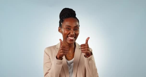 Mulher Negra Feliz Negócios Polegares Para Cima Para Sucesso Ganhar — Vídeo de Stock