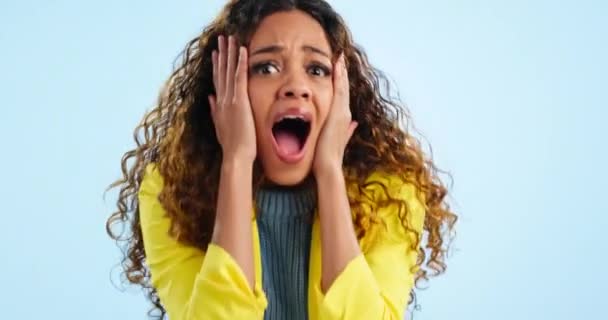 Mujer Shock Retrato Gritando Miedo Estudio Expresión Reacción Aislada Sobre — Vídeo de stock