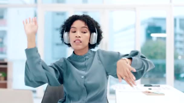Biznes Słuchawki Kobieta Taniec Uroczystość Laptop Osiągnięciami Promocja Streaming Muzyki — Wideo stockowe