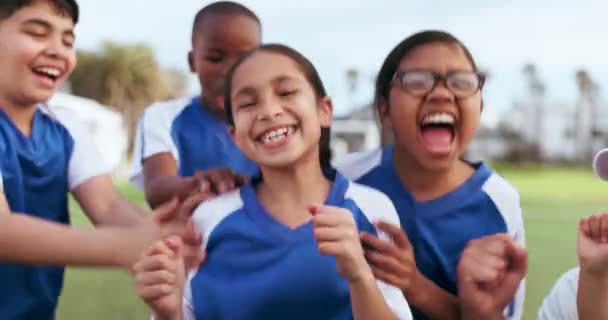 Футбольне Святкування Переможець Спортивної Команди Діти Захоплюються Щасливі Або Святкують — стокове відео