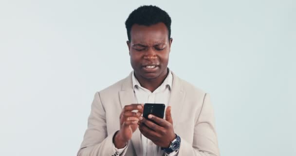 Adamı Telefon Kahkaha Atölyesinde Sosyal Medyaya Iletişime Mutluluğa Gülümseyin Bilgileri — Stok video