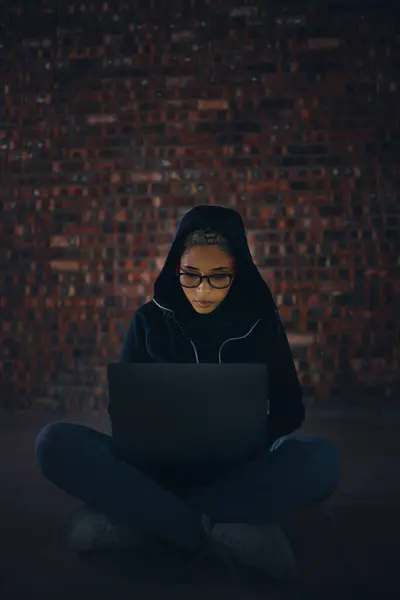 Hacker Woman Basement Laptop Information Technology Coding Database Phishing Cyber — Stock Photo, Image