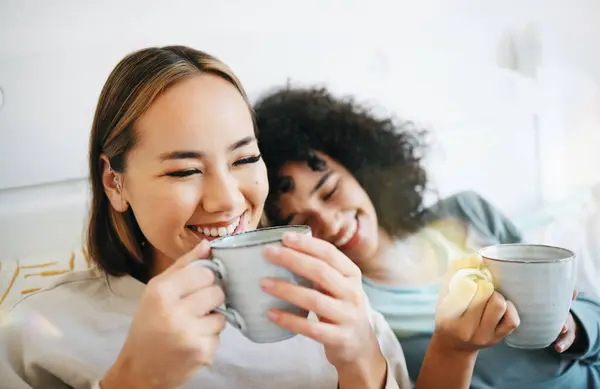Coffee Laugh Lesbian Couple Bed Conversation Bonding Relaxing Together Happy — Stock Photo, Image