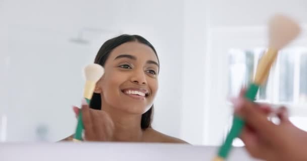 Maquiagem Beleza Jovem Mulher Banheiro Para Glamour Natural Rosto Rotina — Vídeo de Stock
