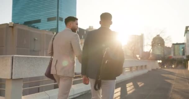 Negócios Homens Caminhando Rua Com Apoio Cidade Para Parceria Colaboração — Vídeo de Stock