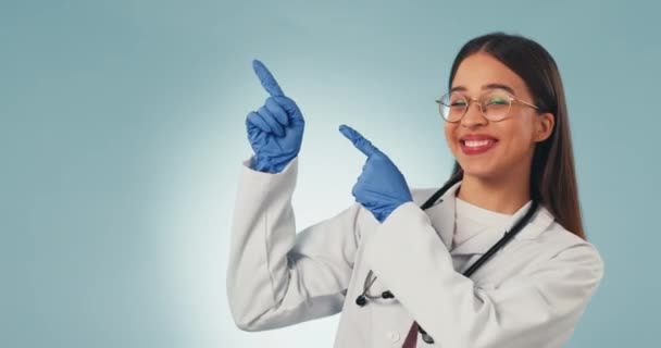 Медик Жінка Точка Студії Посмішка Рішення Голосування Огляд Або Поради — стокове відео
